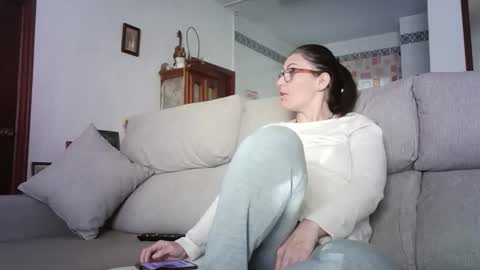 LOLA HUESO y ERIC online show from April 3, 2026, 8:34 am