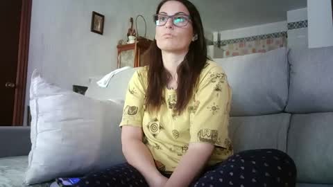 LOLA HUESO y ERIC online show from April 21, 2026, 2:23 pm