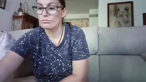 Snapshot of lolahueso chatting on June 4, 2026, 2:23 pm LOLA HUESO y ERIC online show from June 4, 2026, 2:23 pm