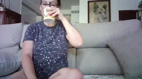 Snapshot of lolahueso chatting on June 9, 2026, 2:06 pm LOLA HUESO y ERIC online show from June 9, 2026, 2:06 pm