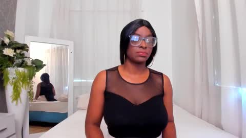 lola online show from September 22, 2025, 12:51 pm