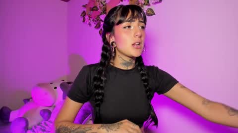 Lola online show from March 15, 2026, 7:36 am