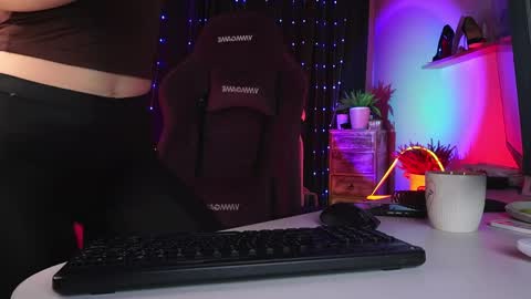 lolalemona online show from April 10, 2026, 1:16 pm