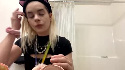 Lola Lixx online show from January 12, 2025, 12:39 am