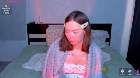 Lola online show from April 10, 2026, 4:39 am