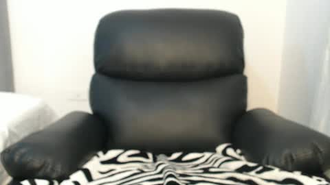 Lola online show from March 8, 2025, 8:14 pm