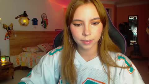 Lola doll online show from December 20, 2025, 8:05 pm