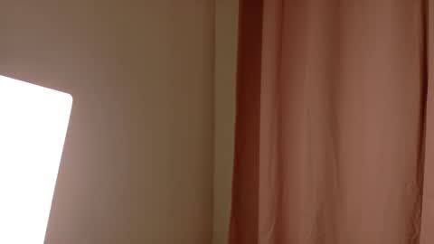 Lola online show from September 17, 2025, 12:07 pm