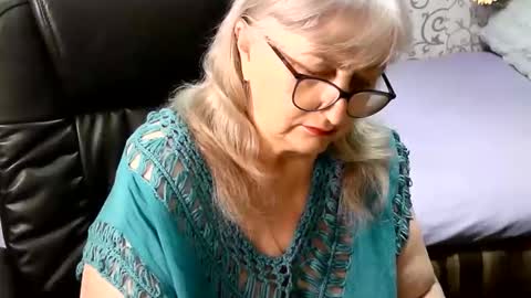 LolkaAlyss online show from November 3, 2025, 7:15 pm