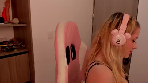 Lolly  online show from February 15, 2025, 2:58 am