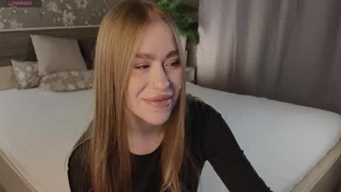 lolly_kittyy online show from December 4, 2025, 2:59 pm