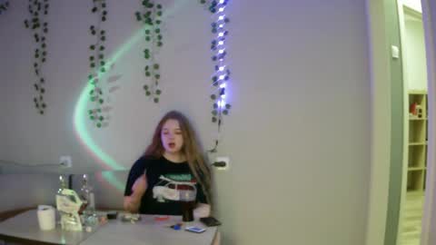 Lilly online show from December 17, 2024, 2:23 am