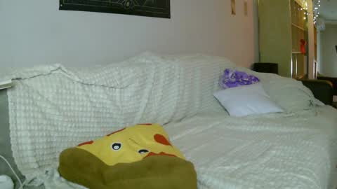 Lilly online show from December 24, 2024, 5:23 pm