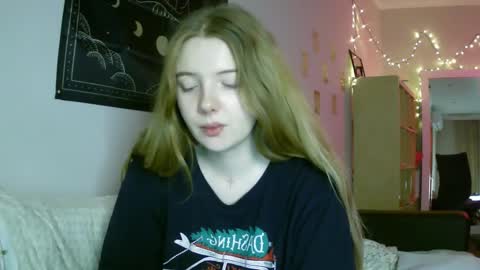 Lilly online show from December 25, 2024, 5:05 pm