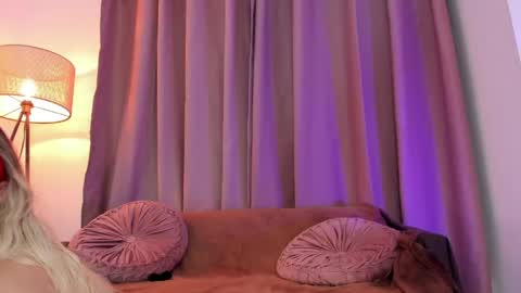 Lolly online show from May 17, 2026, 4:32 am