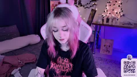 Lolly   online show from December 22, 2024, 11:41 pm