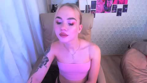 Snapshot of lollyy_baby chatting on November 27, 2025, 7:54 am Lollyy baby online show from November 27, 2025, 7:54 am