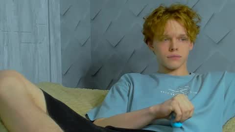 Nelis online show from April 22, 2026, 6:42 pm