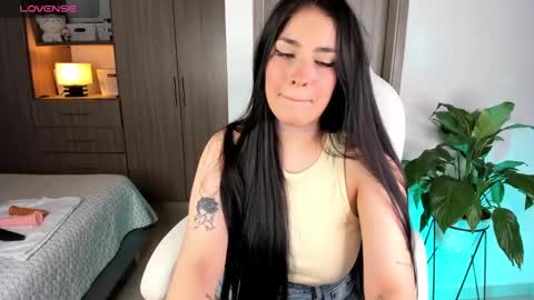 Snapshot of loly_peach chatting on January 12, 2025, 7:32 am Sarah online show from January 12, 2025, 7:32 am