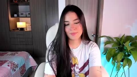 Snapshot of loly_peach chatting on January 12, 2026, 4:29 am Sarah online show from January 12, 2026, 4:29 am