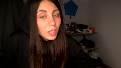 Loly  online show from February 19, 2025, 7:28 am