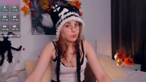 Lona online show from October 25, 2025, 6:57 pm