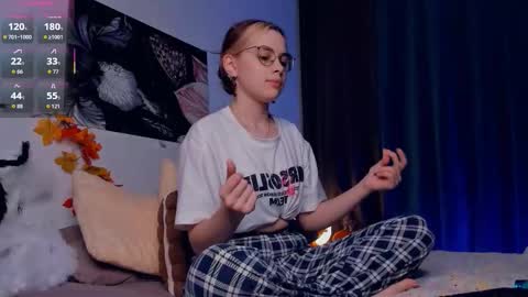 Lona online show from November 1, 2025, 7:16 pm