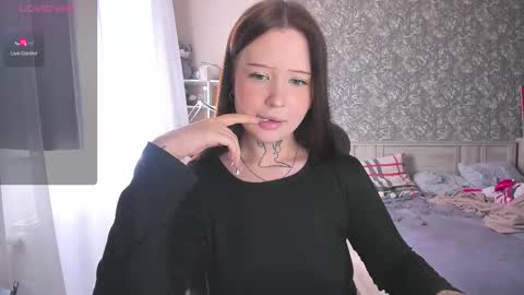 lona online show from September 28, 2025, 11:04 am