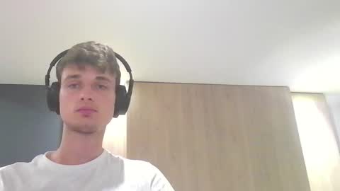 london_tomy online show from September 13, 2025, 4:34 am