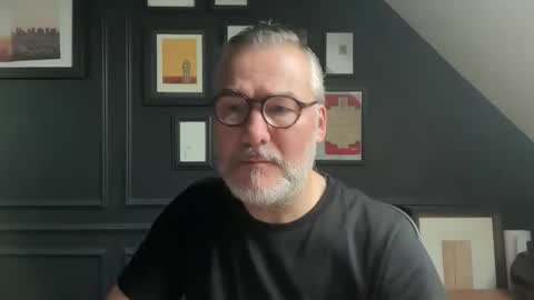 EnglishBear online show from December 15, 2025, 9:13 am