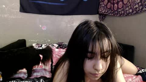 Snapshot of londonray chatting on May 23, 2026, 1:00 am londonray online show from May 23, 2026, 1:00 am