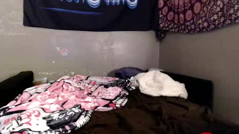 Snapshot of londonray chatting on May 27, 2026, 12:51 am londonray online show from May 27, 2026, 12:51 am