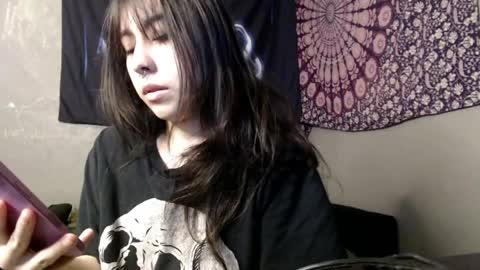 Snapshot of londonray chatting on June 4, 2026, 9:54 pm londonray online show from June 4, 2026, 9:54 pm