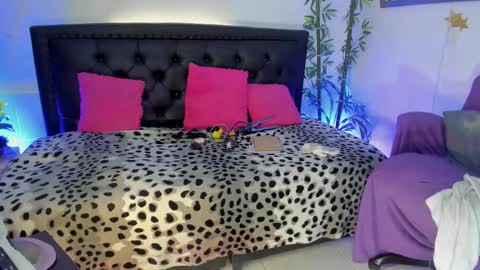 Jennifer  online show from January 13, 2026, 6:13 pm