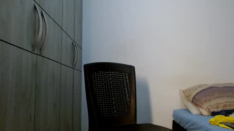 lonelydick2002 online show from November 26, 2025, 5:19 am