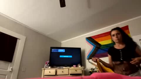 lonelymilfxoxo online show from June 29, 2026, 3:46 am