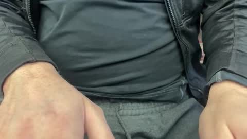 Long online show from December 5, 2025, 1:52 pm