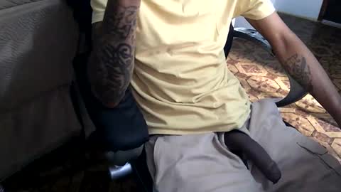 Snapshot of longshaft_ chatting on March 18, 2026, 1:36 pm longshaft_ online show from March 18, 2026, 1:36 pm