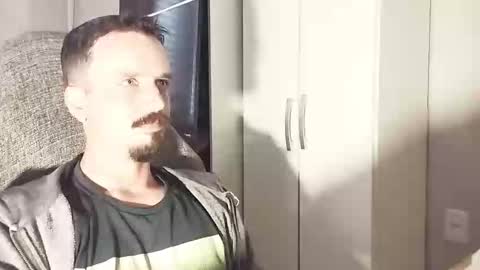 Lucas online show from October 7, 2025, 1:52 pm