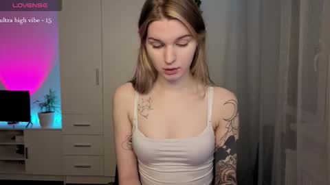 Luna online show from February 4, 2026, 3:12 am