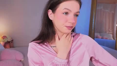 Luna online show from September 10, 2025, 8:53 pm