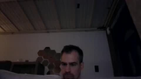 loonelyy online show from May 17, 2026, 9:22 pm