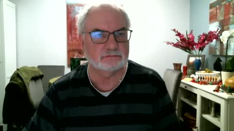 Snapshot of loop102 chatting on January 4, 2025, 7:44 pm loop102 online show from January 4, 2025, 7:44 pm