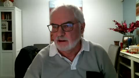 Snapshot of loop102 chatting on January 9, 2025, 3:36 am loop102 online show from January 9, 2025, 3:36 am