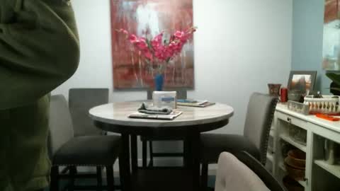 Snapshot of loop102 chatting on October 27, 2025, 12:36 am loop102 online show from October 27, 2025, 12:36 am