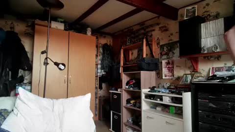 Jolasalope online show from March 9, 2025, 9:13 am