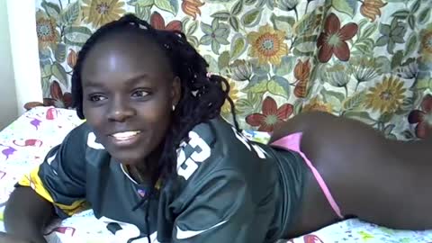 lora_amor online show from June 28, 2026, 4:13 pm