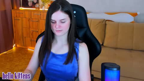 Lora Cain online show from December 12, 2024, 12:55 pm