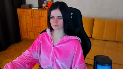 Lora Cain online show from January 13, 2025, 5:55 pm