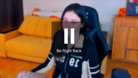 Lora Cain online show from January 17, 2025, 5:21 am